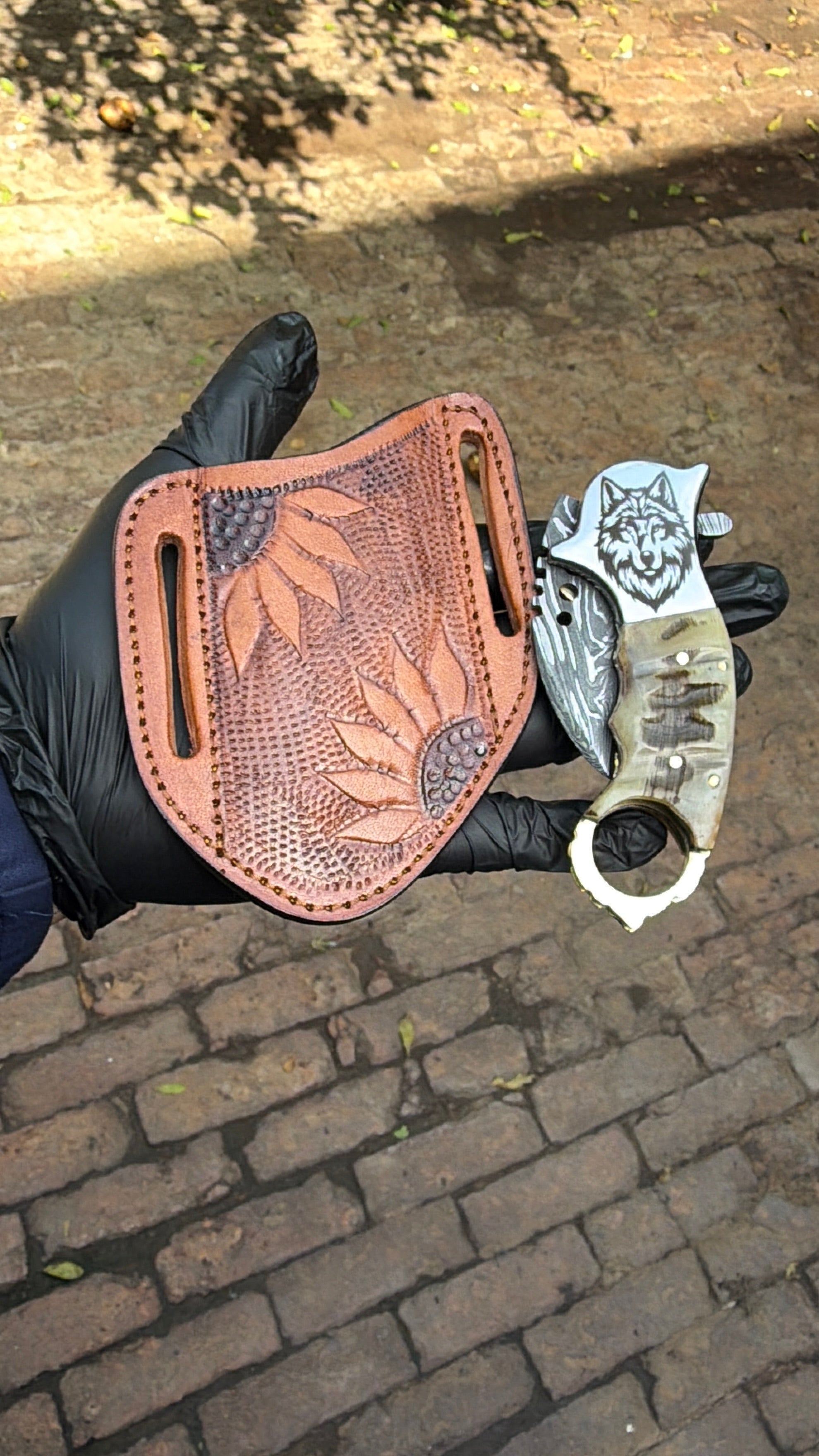 Wolf Claw Damascus Folding Karambit with Engraved Wolf Bolster 