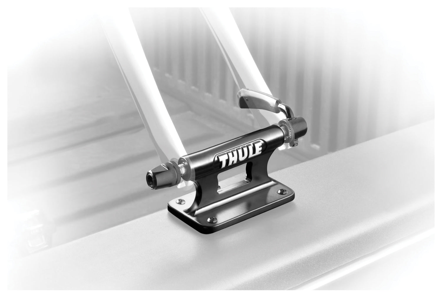 Thule Low Rider Pro Cargo Carrier - Durable and aerodynamic roof rack accessory