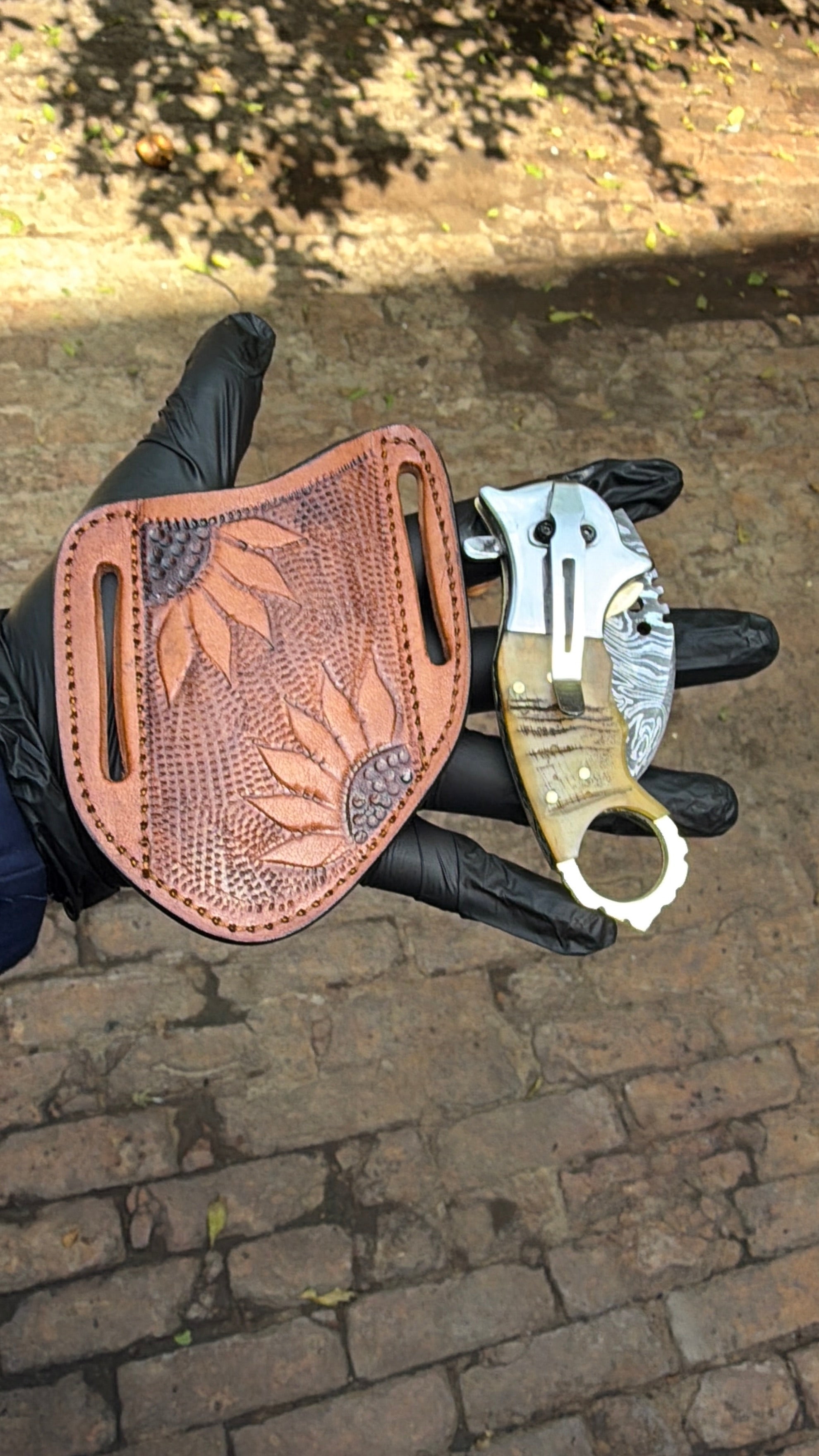 Wolf Claw Damascus Folding Karambit with Engraved Wolf Bolster 