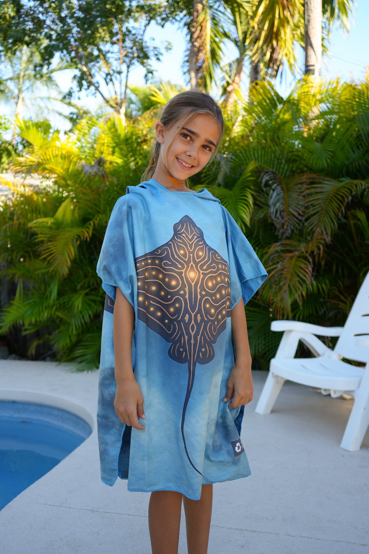Hihimanu - Ornate Eagle Ray Towel Poncho (Mini)