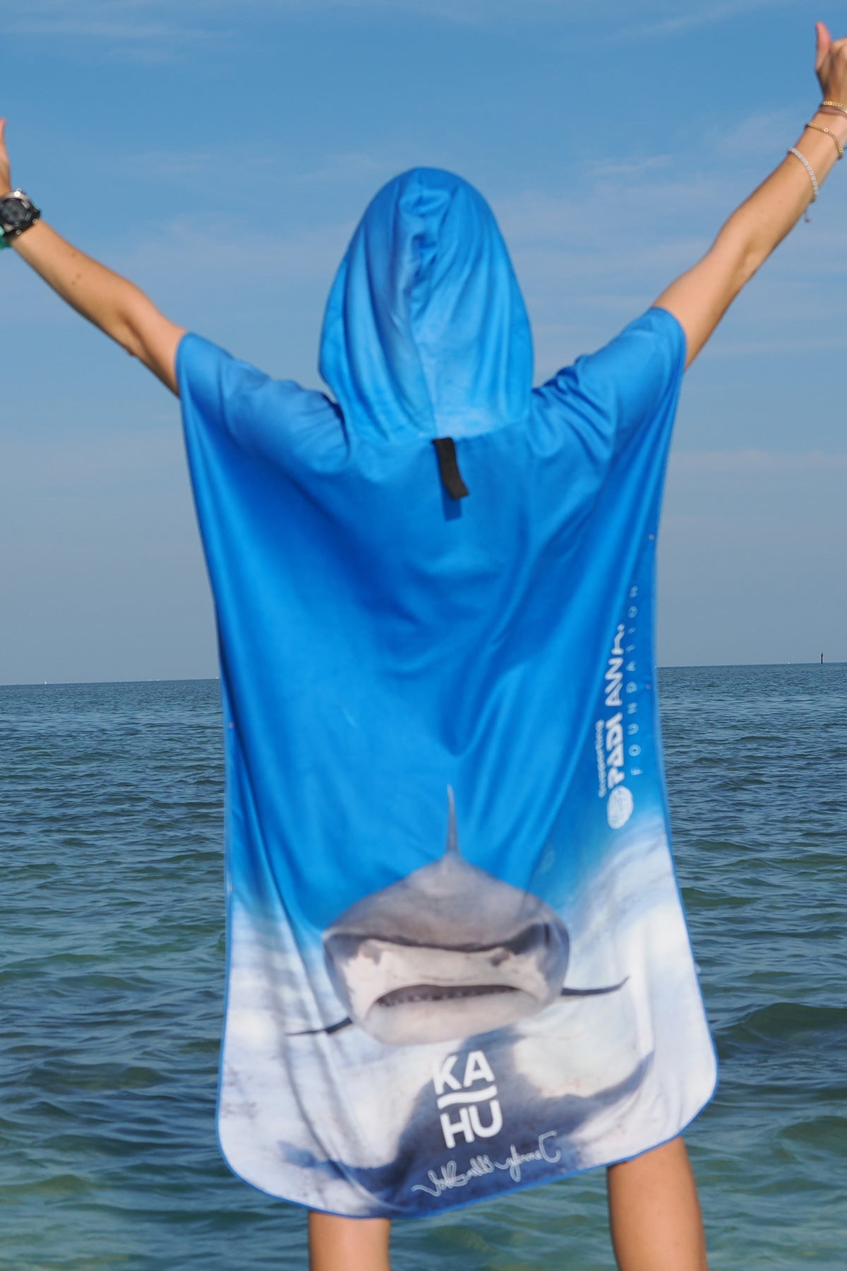 PADI Aware - Shark Close-Up Towel Poncho (Regular)