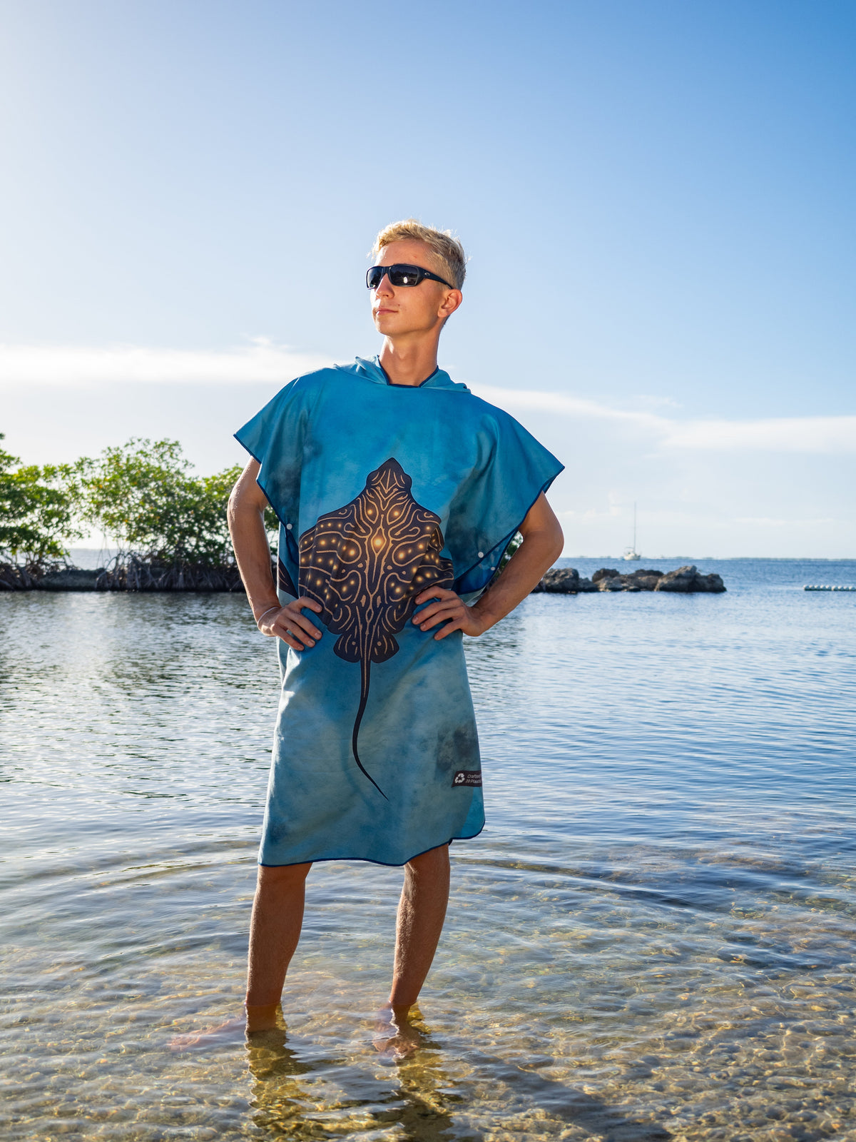 Hihimanu - Ornate Eagle Ray Towel Poncho (Regular)