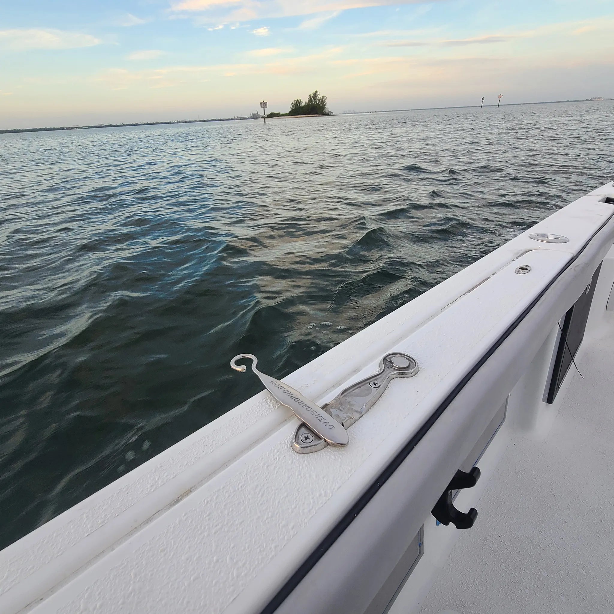 Overboard Boat Dehooker – Stud Mount | 316 Stainless | USA Mad
