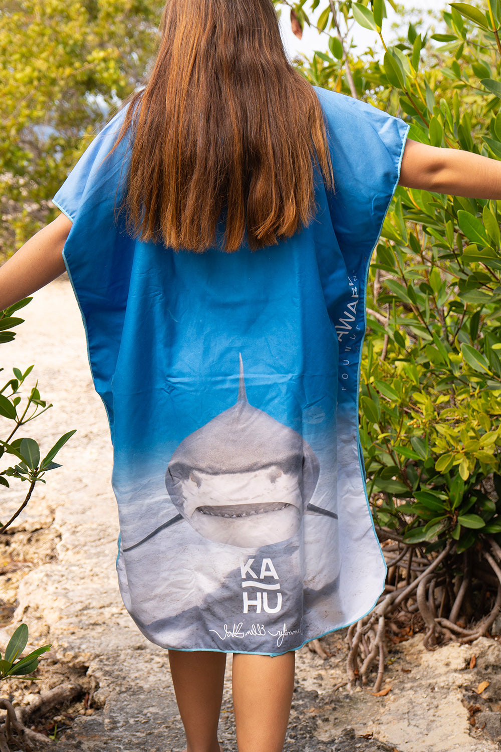 PADI Aware - Shark Close-Up Towel Poncho (Regular)