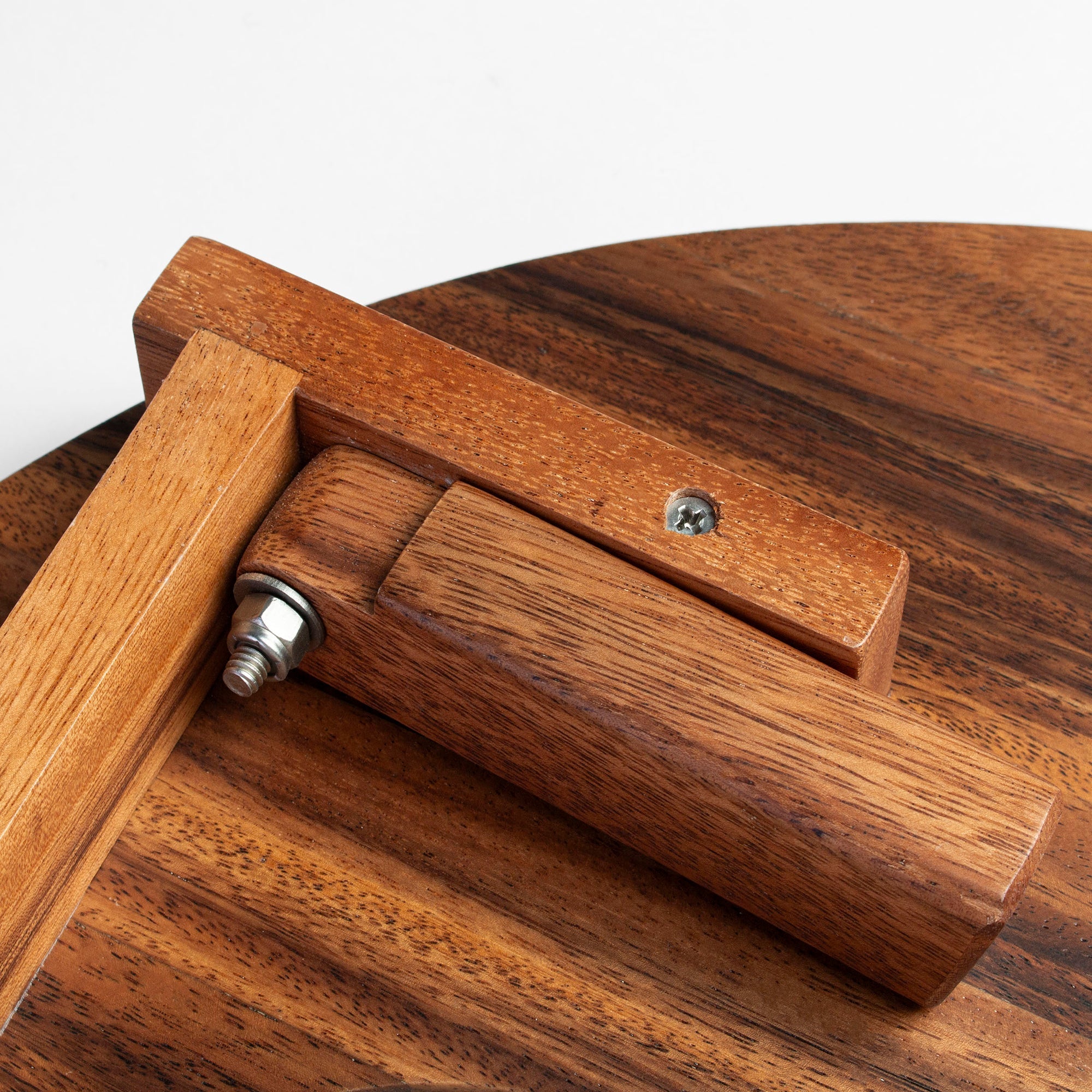 Elakai Island Hole | Premium Wood and Resin Cornhole x Golf Chipping Game