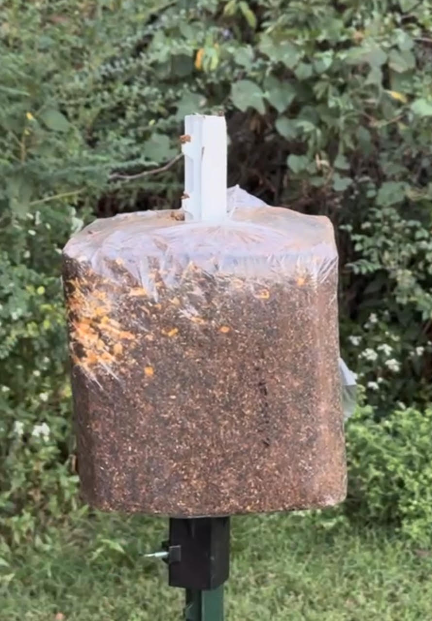 Patented Feed Block Mount T-Post
