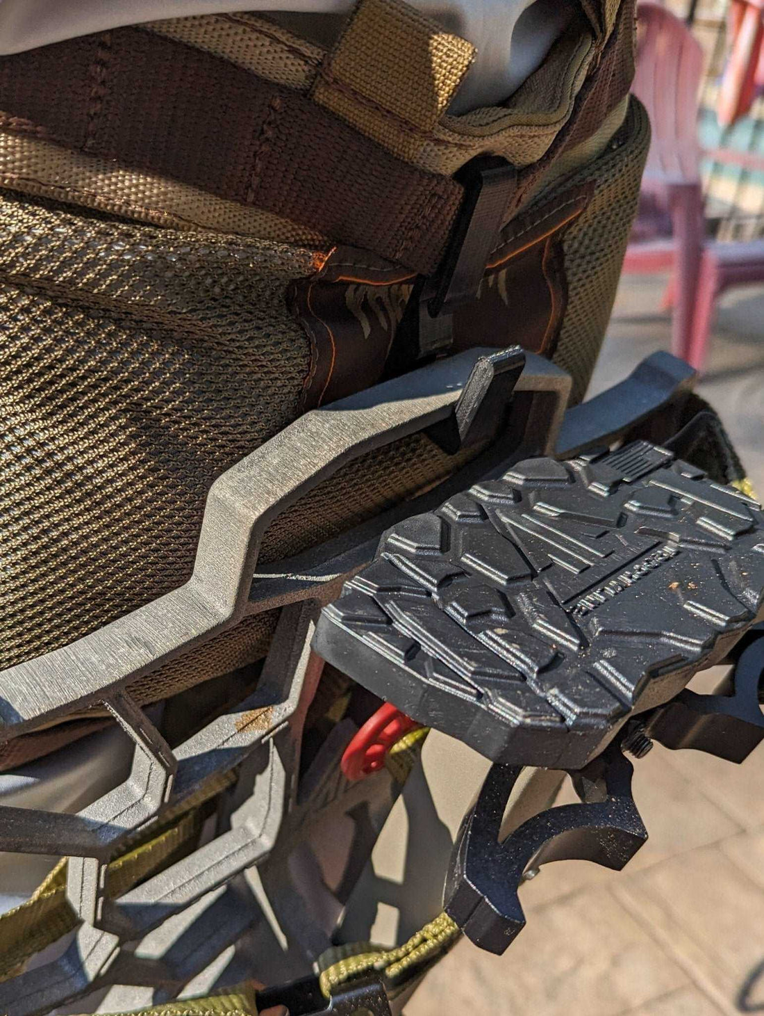 Saddle Platform Hanger for Mobile Hunting