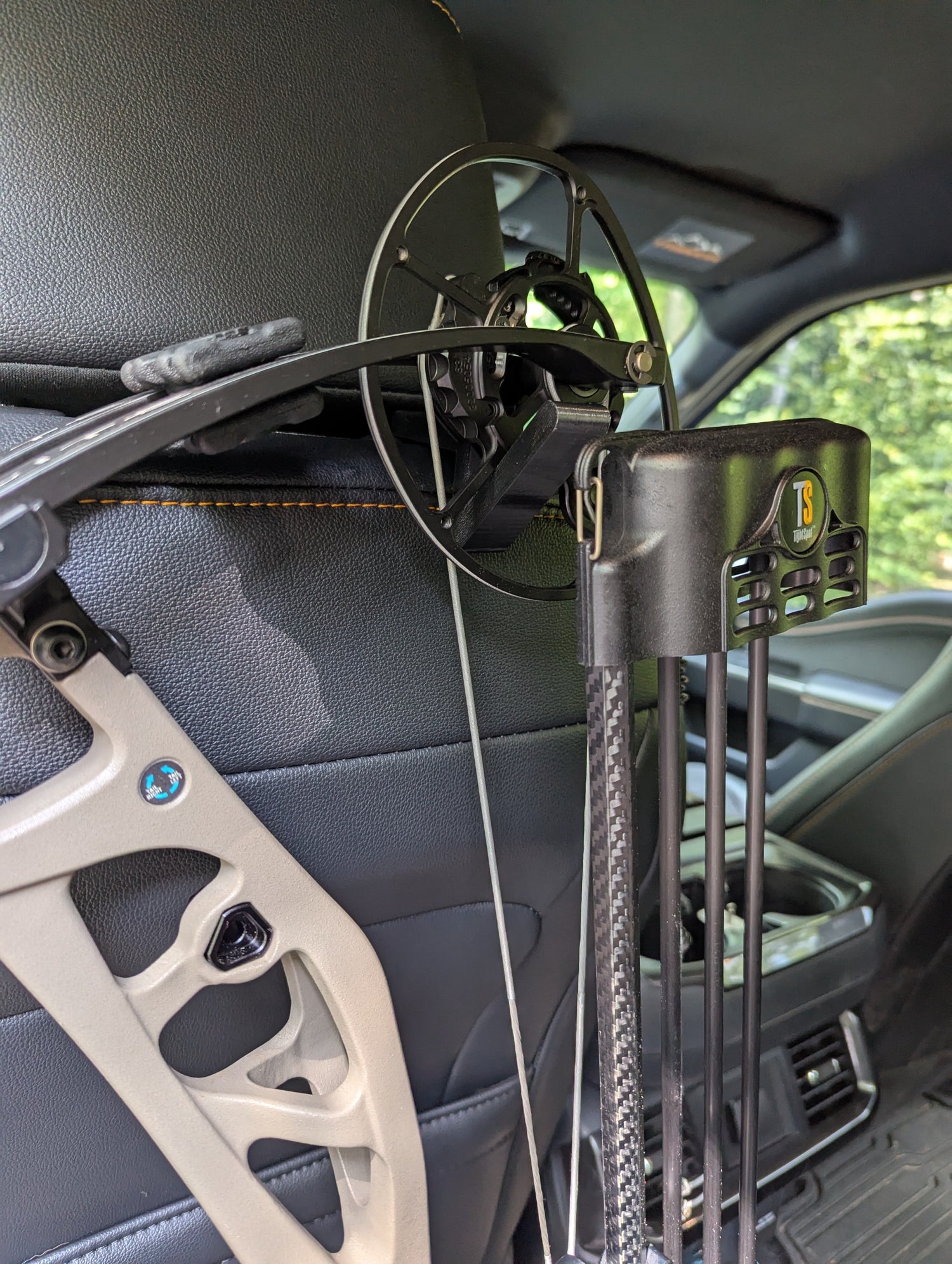 Headrest Post Bow/Gear Hanger