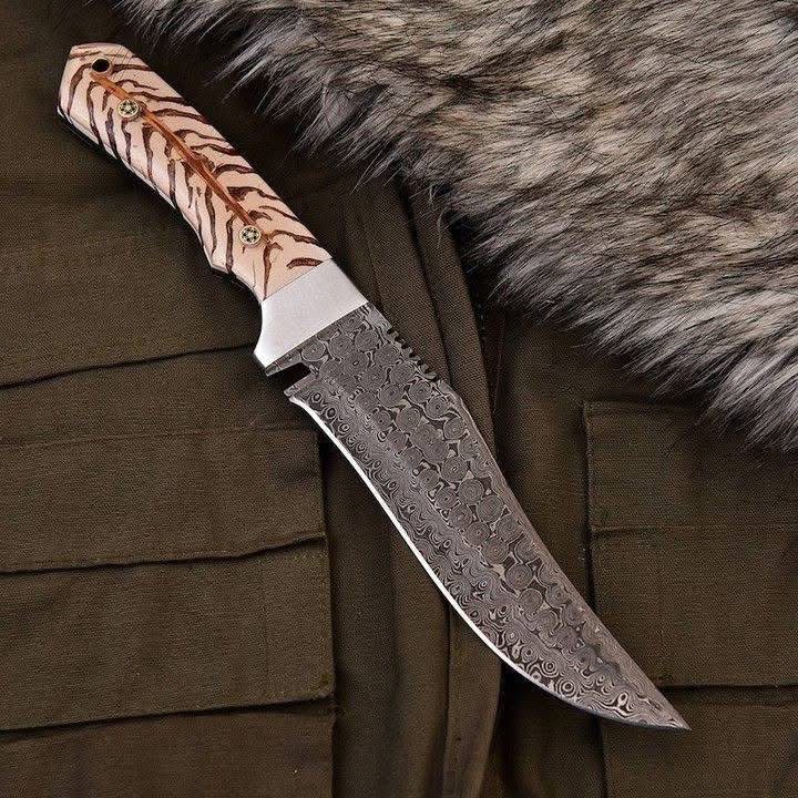 Nile Crocodile Damascus Hunting Knife with Raindrop Blade
