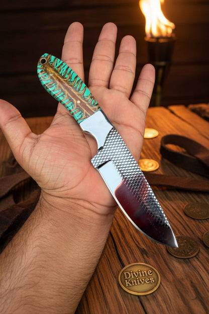 Emerald Pinecone Ranch Skinner Knife with Carved Wood Handle