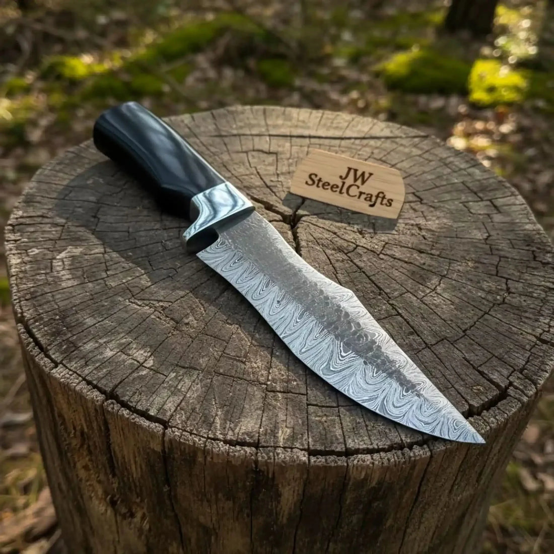 Damascus Trailing Point Fixed Blade Hunting Knife — Forged Ladder Pattern Blade, Black Resin Handle &amp; Steel Guard