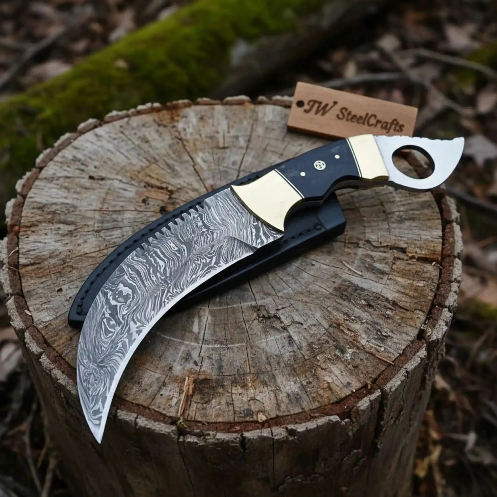 Damascus Steel Karambit 5 Inch Curved Blade Durable Full Tang Design