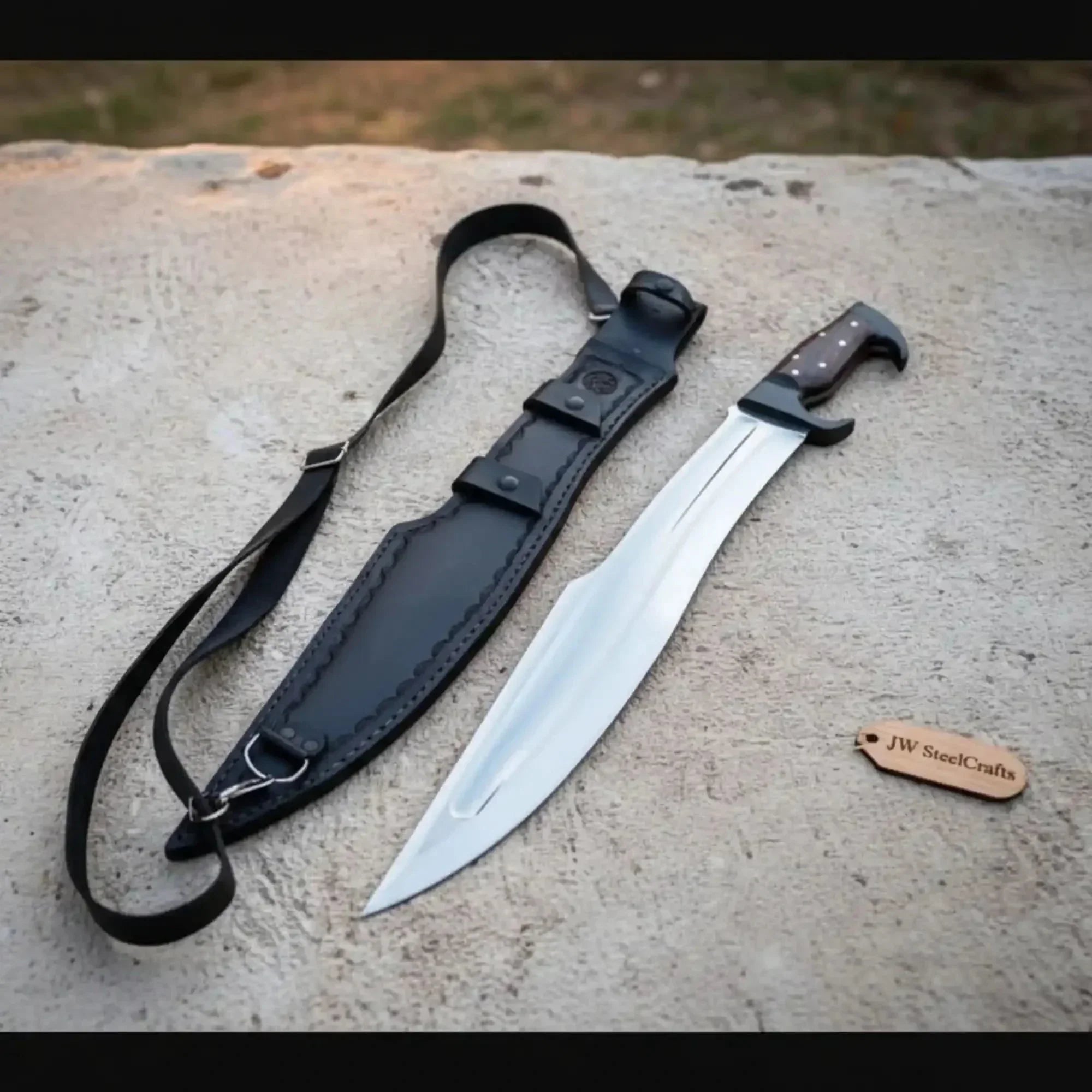 Full Tang Bowie Knife with Wengi Wood Handle &amp; Steel Pins