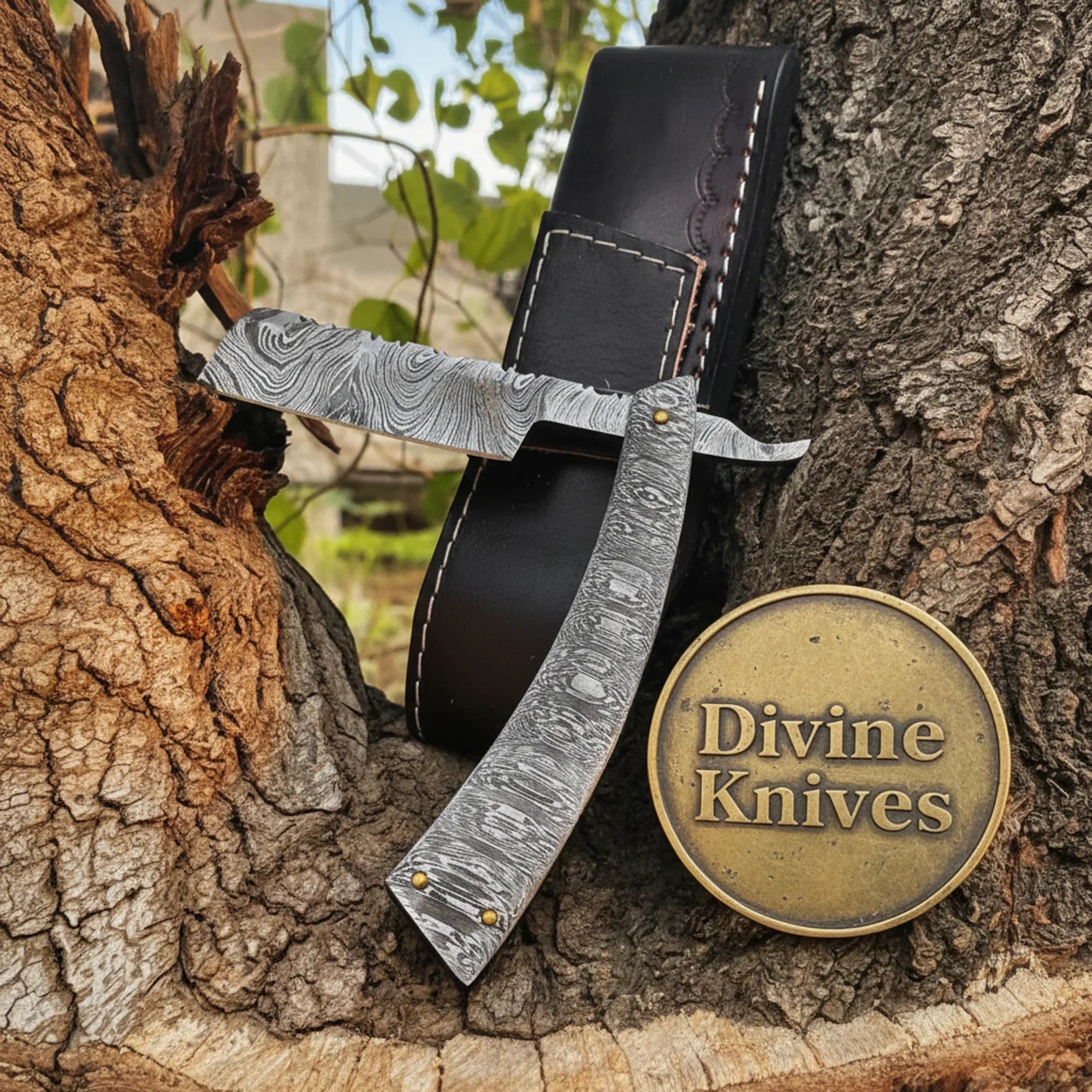 Damascus Straight Razor with Leather Pouch – Handcrafted All-Steel Cut-Throat Razor, Ready to Gift