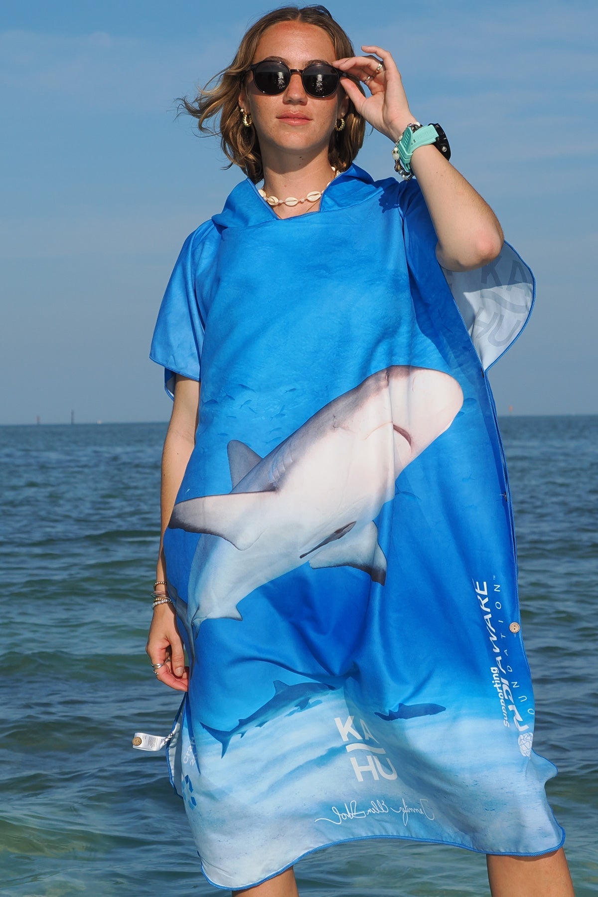 PADI Aware - Shark Close-Up Towel Poncho (Regular)