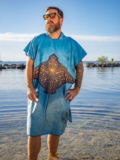 Hihimanu - Ornate Eagle Ray Towel Poncho (Regular)