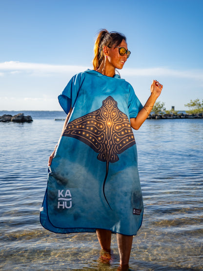Hihimanu - Ornate Eagle Ray Towel Poncho (Regular)