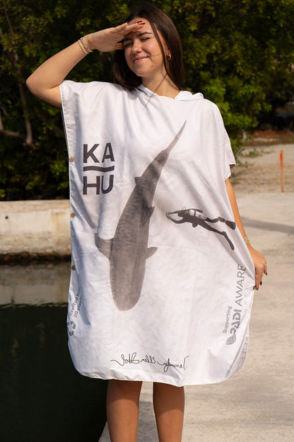 PADI Aware - Shark Towel Poncho (Regular)
