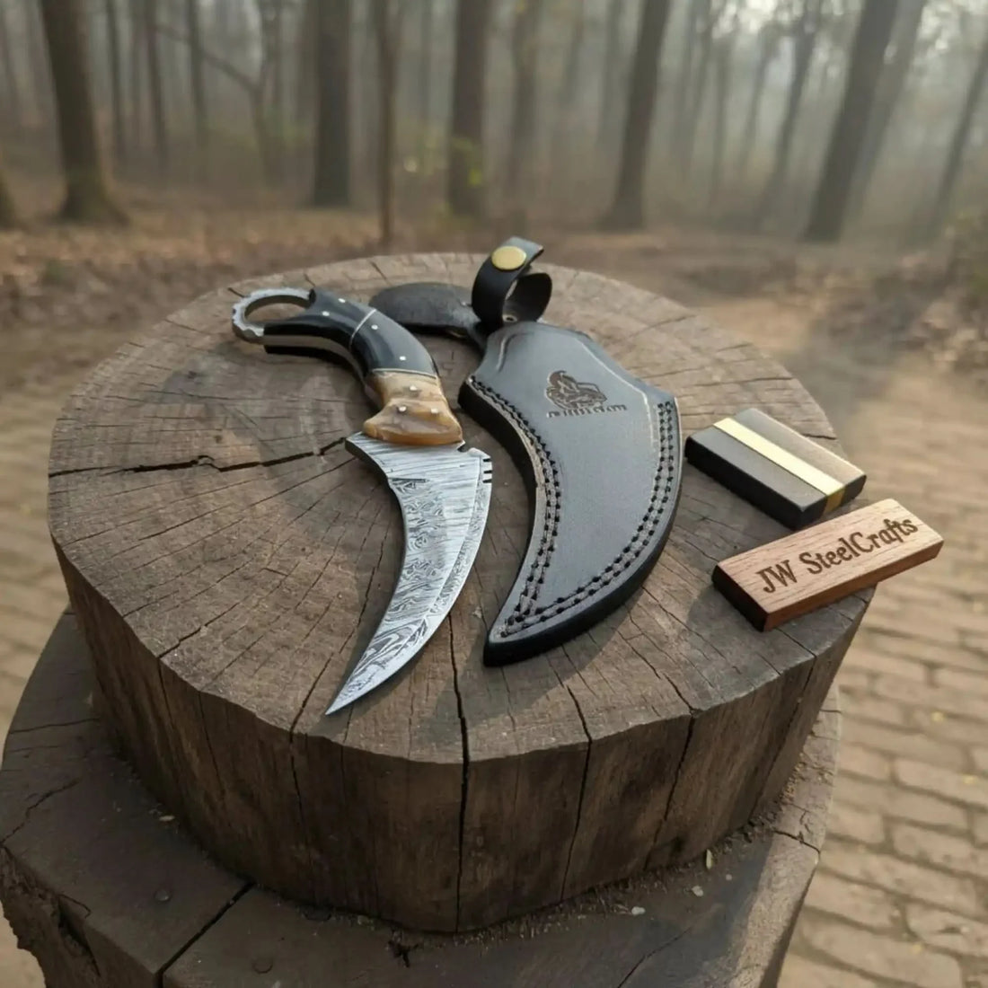 Handmade Damascus Karambit Knife with Horn Handle and Finger Ring