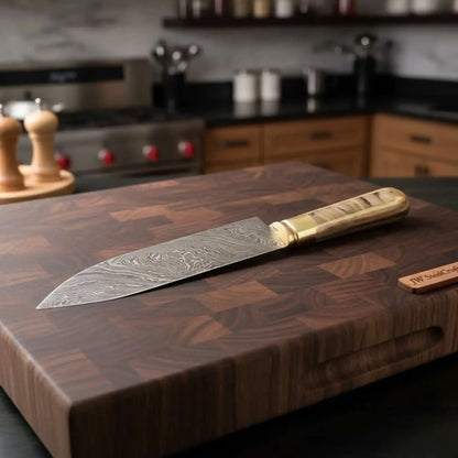 Premium Damascus Clip-Point Bushcraft Hunter — Twisted Pattern, Ram’s Horn &amp; Brass Handle with Leather Sheath